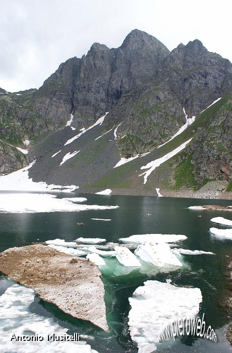 15 Iceberg nel lago del diavolo.jpg